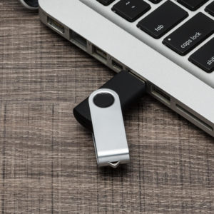 Foto Pen Drive Giratório MTB 126 Imagem preto (3)