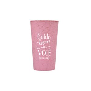 Copo rosa com textura pontilhada e mensagem Cuide bem de você para Outubro Rosa