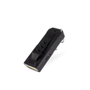 Parte traseira do chaveiro lanterna com presilha e entrada USB-C