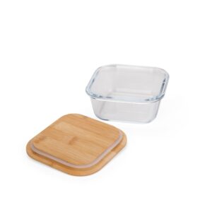 Recipiente de vidro aberto com a tampa de bambu separada