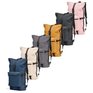 Mochilas em diferentes cores disponíveis, alinhadas em fundo branco