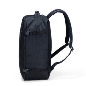 Lateral da mochila com alças de ombro e engates ajustáveis