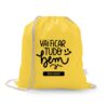 Sacola tipo mochila amarela com cordões claros e mensagem Vai ficar tudo bem