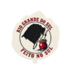 Vira-mate em formato de folha com ilustração do Rio Grande do Sul e cuia sobre fundo branco