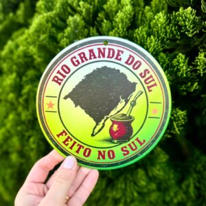 Vira-mate amarelo e verde com mapa do Rio Grande do Sul e cuia ilustrada